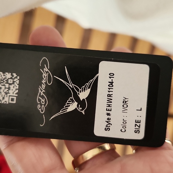 NWT! Ed hardy crop tshirt - Picture 4 of 6